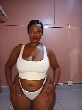 Luciouslips00 online show from June 30, 2026, 12:17 pm
