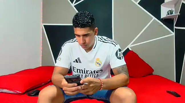 Snapshot of astrom_greyy chatting on February 8, 2025, 10:19 pm astrom greyy online show from February 8, 2025, 10:19 pm