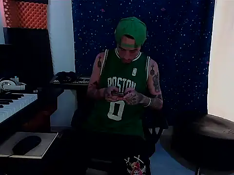 patrik tattoo  online show from February 11, 2025, 10:07 pm