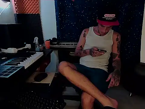 patrik tattoo  online show from February 17, 2025, 11:09 pm