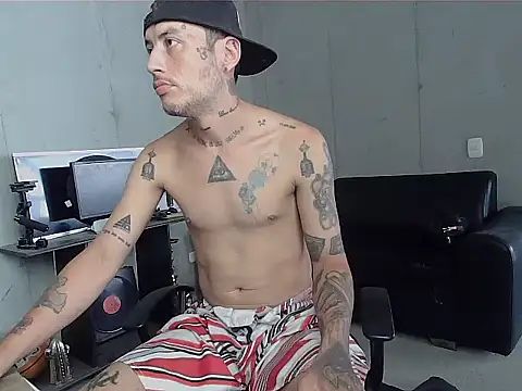 patrik tattoo  online show from February 24, 2026, 4:27 pm