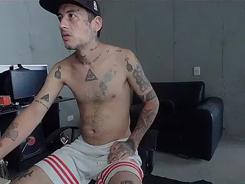 patrik tattoo  online show from March 29, 2026, 5:24 pm