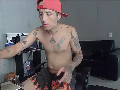 patrik tattoo  online show from April 10, 2026, 4:23 pm