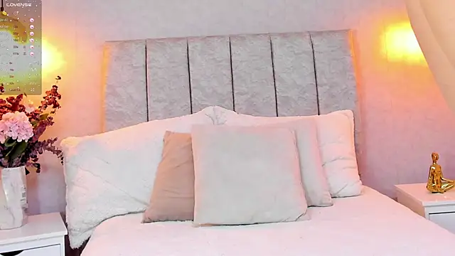 Snapshot of tutu_milf chatting on March 5, 2025, 7:06 pm tutu milf online show from March 5, 2025, 7:06 pm