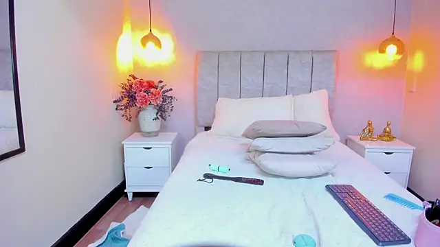 Snapshot of tutu_milf chatting on October 12, 2025, 1:32 pm tutu milf online show from October 12, 2025, 1:32 pm