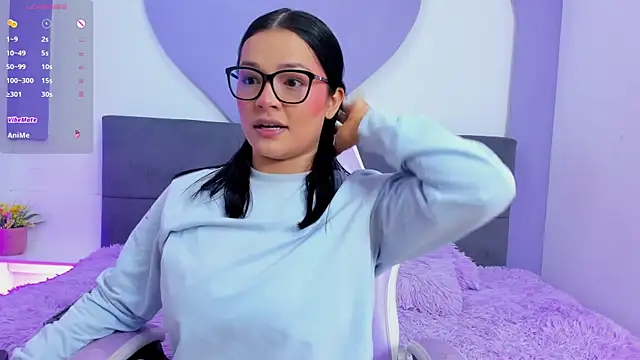 Lola sweeet18 online show from July 21, 2026, 9:33 am