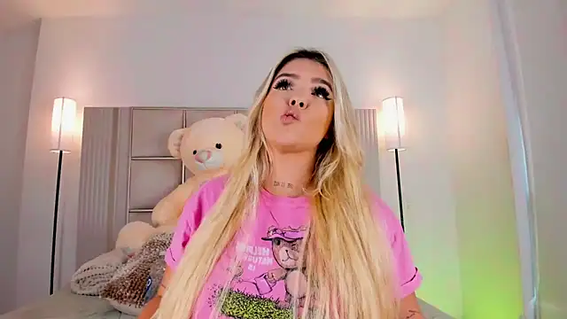 saraamiller  online show from February 27, 2026, 8:42 pm