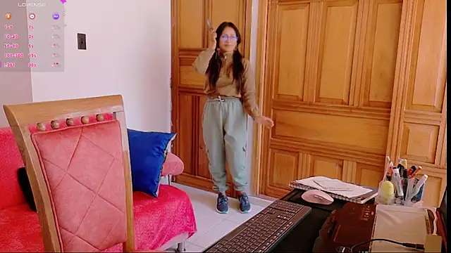 Jade Zephyra online show from January 21, 2025, 4:27 pm