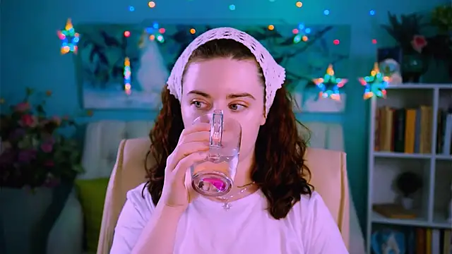 AnnTerry  online show from September 17, 2025, 8:38 am