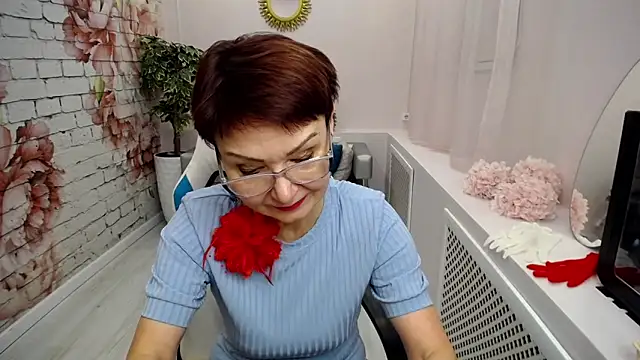 Snapshot of Cutie_Asya chatting on February 3, 2025, 8:02 am Cutie Asya online show from February 3, 2025, 8:02 am