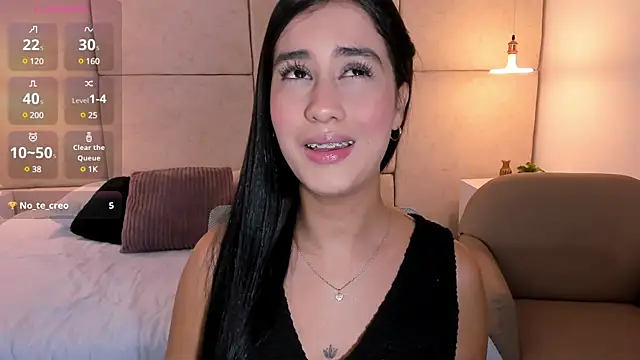 Snapshot of Amiirra_ chatting on February 18, 2025, 9:09 pm Amiirra  online show from February 18, 2025, 9:09 pm