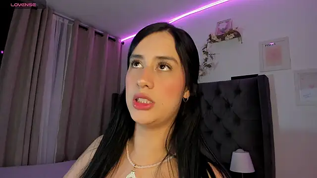 Snapshot of Amiirra_ chatting on May 16, 2026, 3:14 am Amiirra online show from May 16, 2026, 3:14 am