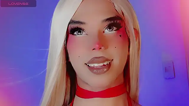 DanniLee  online show from November 29, 2025, 11:08 pm