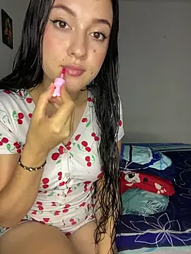 Snapshot of Jonlis01 chatting on April 14, 2026, 5:30 pm Jonlis01 online show from April 14, 2026, 5:30 pm