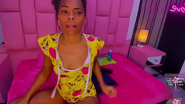 Snapshot of Brithanyslim chatting on December 20, 2024, 10:54 pm Brithanyslim online show from December 20, 2024, 10:54 pm