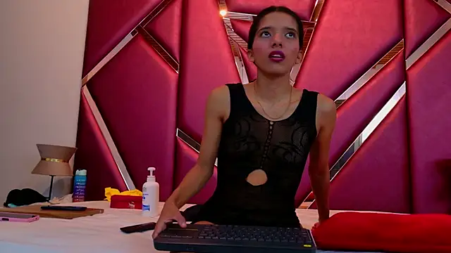 Snapshot of RebecaRelish chatting on February 7, 2025, 3:45 am RebecaRelish online show from February 7, 2025, 3:45 am