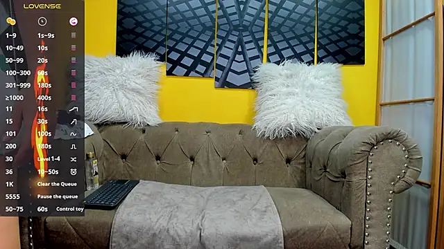 SusanSlim online show from September 9, 2025, 8:08 pm