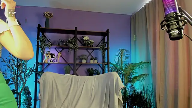 Snapshot of careful_i_bite_nya chatting on March 12, 2025, 1:40 pm careful i bite nya online show from March 12, 2025, 1:40 pm