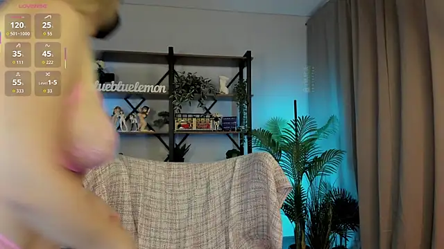 Snapshot of careful_i_bite_nya chatting on September 29, 2025, 12:32 pm careful i bite nya online show from September 29, 2025, 12:32 pm