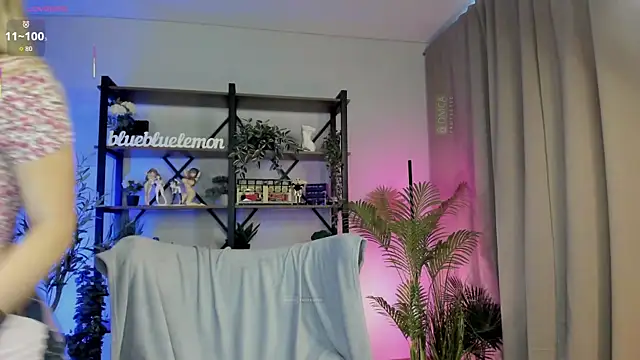 Snapshot of careful_i_bite_nya chatting on October 14, 2025, 1:23 pm careful i bite nya online show from October 14, 2025, 1:23 pm