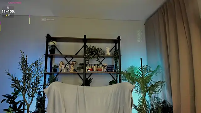 Snapshot of careful_i_bite_nya chatting on October 18, 2025, 3:02 pm careful i bite nya online show from October 18, 2025, 3:02 pm