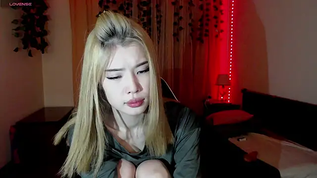 Velvetsky 1 online show from February 3, 2025, 5:24 pm