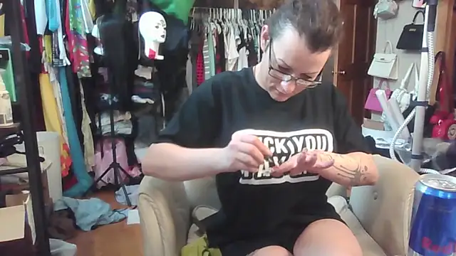 jessy0504 online show from April 15, 2026, 7:58 pm