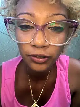 Snapshot of Amaliu_ chatting on January 31, 2026, 7:11 pm Amaliu online show from January 31, 2026, 7:11 pm