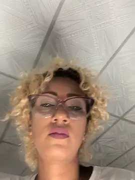 Snapshot of Amaliu_ chatting on March 25, 2026, 1:17 pm Amaliu online show from March 25, 2026, 1:17 pm