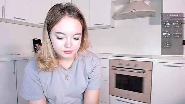 Snapshot of SheenaDollins chatting on December 4, 2024, 9:51 am SheenaDollins online show from December 4, 2024, 9:51 am