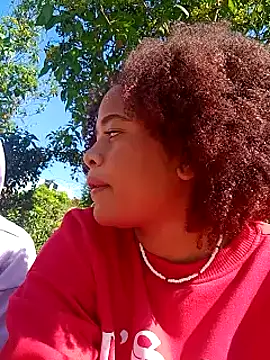 Snapshot of DANIELA_MICHEL chatting on December 5, 2024, 2:33 pm DANIELA MICHEL online show from December 5, 2024, 2:33 pm