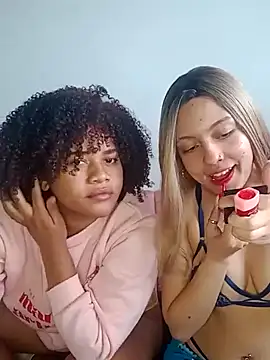 Snapshot of DANIELA_MICHEL chatting on December 9, 2024, 3:44 pm DANIELA MICHEL online show from December 9, 2024, 3:44 pm