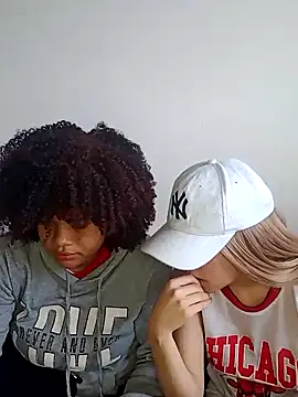 Snapshot of DANIELA_MICHEL chatting on December 10, 2024, 3:01 pm DANIELA MICHEL online show from December 10, 2024, 3:01 pm