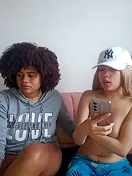 Snapshot of DANIELA_MICHEL chatting on December 10, 2024, 6:28 pm DANIELA MICHEL online show from December 10, 2024, 6:28 pm