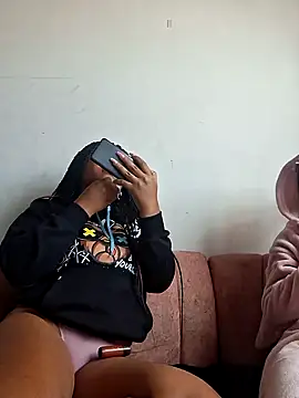 Snapshot of DANIELA_MICHEL chatting on December 19, 2024, 2:02 pm DANIELA MICHEL online show from December 19, 2024, 2:02 pm