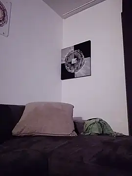 mikaaaaase online show from February 18, 2026, 10:17 pm