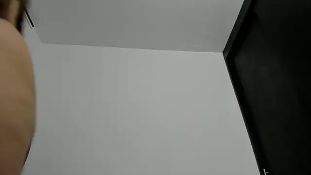 Sara-shely online show from December 19, 2025, 7:43 pm