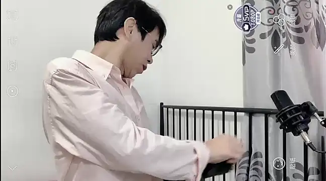 Snapshot of TGH521 chatting on January 3, 2025, 2:54 am TGH521 online show from January 3, 2025, 2:54 am