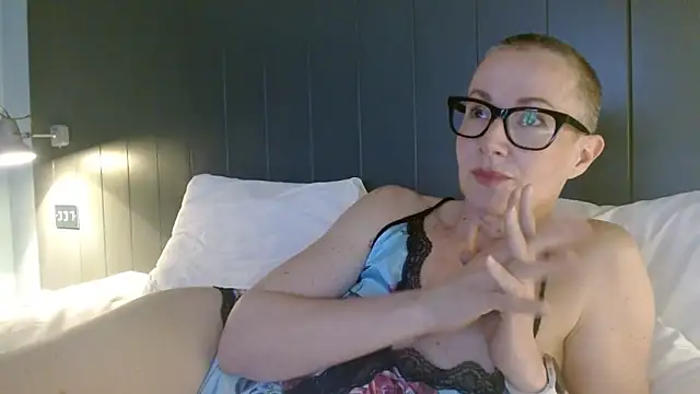 Snapshot of ELEGANT-ARIA36 chatting on March 22, 2026, 8:23 pm ELEGANT-ARIA36 online show from March 22, 2026, 8:23 pm