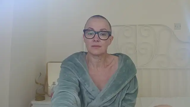 Snapshot of ELEGANT-ARIA36 chatting on May 15, 2026, 12:01 pm ELEGANT-ARIA36 online show from May 15, 2026, 12:01 pm