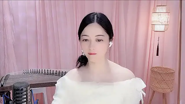Tian-xin-999 online show from May 13, 2026, 4:15 pm