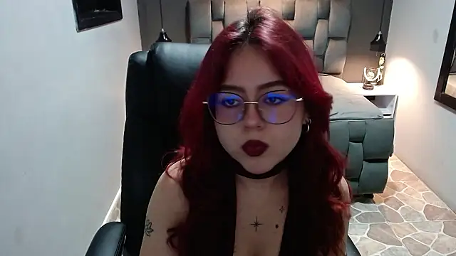 Snapshot of crimson_tati_ chatting on December 3, 2024, 3:09 am crimson tati  online show from December 3, 2024, 3:09 am
