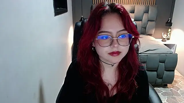 Snapshot of crimson_tati_ chatting on December 11, 2024, 9:09 am crimson tati  online show from December 11, 2024, 9:09 am