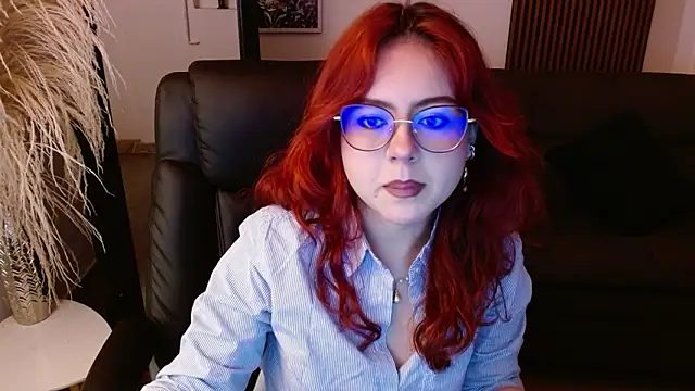 Snapshot of crimson_tati_ chatting on February 12, 2025, 4:33 am crimson tati  online show from February 12, 2025, 4:33 am
