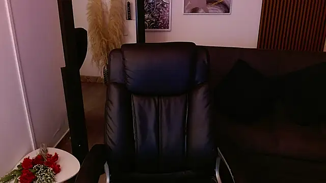 Snapshot of crimson_tati_ chatting on March 2, 2025, 4:07 am crimson tati  online show from March 2, 2025, 4:07 am