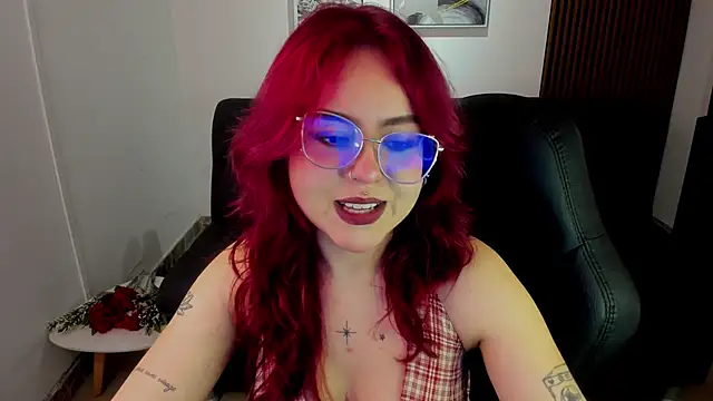 Snapshot of crimson_tati_ chatting on September 9, 2025, 4:56 am crimson tati  online show from September 9, 2025, 4:56 am