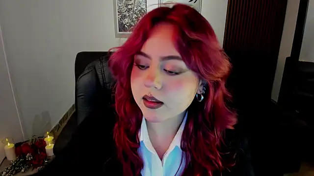 Snapshot of crimson_tati_ chatting on September 30, 2025, 3:33 am crimson tati  online show from September 30, 2025, 3:33 am