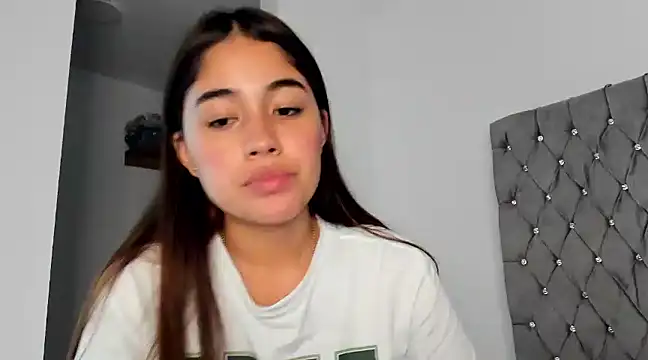 Snapshot of AriaMontgomery chatting on December 13, 2024, 3:49 am AriaMontgomery online show from December 13, 2024, 3:49 am