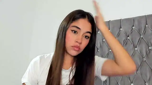 Snapshot of AriaMontgomery chatting on January 28, 2025, 4:29 am AriaMontgomery online show from January 28, 2025, 4:29 am