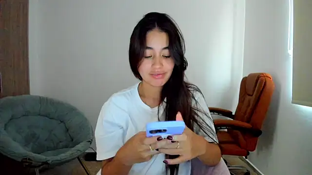 Snapshot of AriaMontgomery chatting on February 17, 2025, 7:42 pm AriaMontgomery online show from February 17, 2025, 7:42 pm